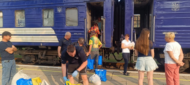 З небезпечних районів Донеччини евакуювали ще майже 700 людей - ОВА З небезпечних районів Донеччини евакуювали ще майже 700 людей - ОВА