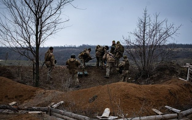На Донеччині ЗСУ знищили мотоколону окупантів під час штурму Катеринівки На Донеччині ЗСУ знищили мотоколону окупантів під час штурму Катеринівки
