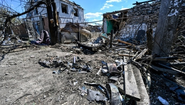 Російські війська обстріляли 13 населених пунктів Донеччини: поранено 10 цивільних