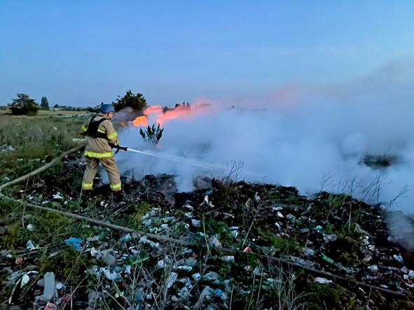 У Краматорському районі спалахнув полігон твердих побутових відходів