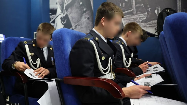 У Донецьку провели "Диктант перемоги" з питаннями про війну проти України