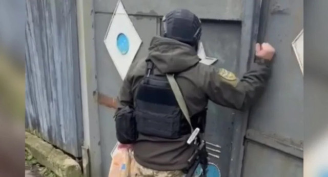 Поліцейські регулярно відвідують кожне деокуповане село Луганщини