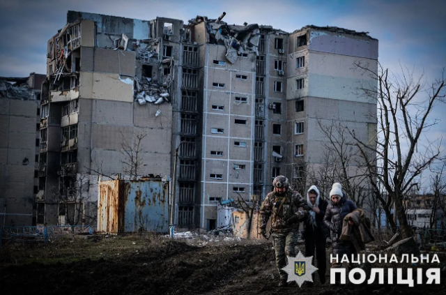 У Вугледарі на Донеччині залишається більше сотні мешканців: як зараз виглядає місто
