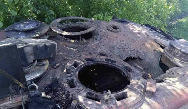 Російські ЗМІ повідомляють про знищення першого Leopard 1A5 Російські ЗМІ повідомляють про знищення першого Leopard 1A5