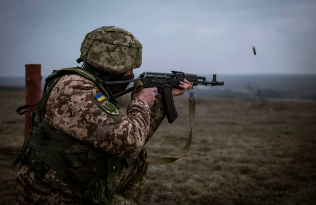 Військовий експерт зафіксував зміщення лінії оборони ЗСУ в районі Авдіївки на Захід