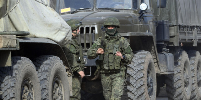 Окупанти використовують Маріуполь для перекидання резервів у бік Торецька та Покровська