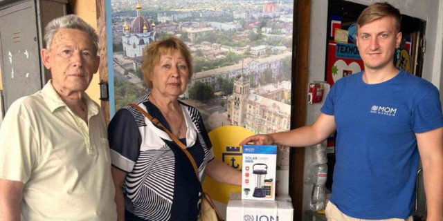 Підтримка переміщеним особам: маріупольці у Вінниці отримують необхідні гуманітарні набори