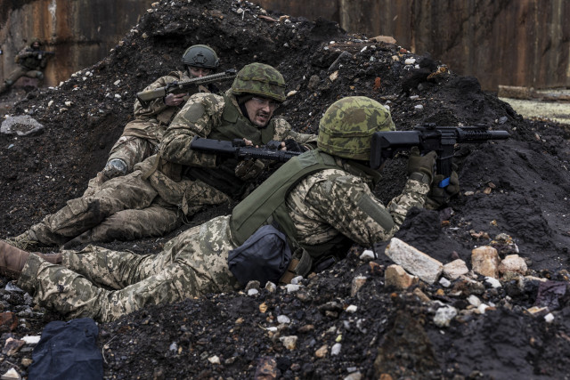 Моральне виснаження бійців: командири розповіли про ситуацію на Східному фронті