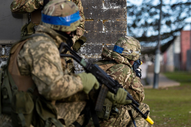 Бійці ЗСУ влаштували пекло окупантам у Бахмуті Бійці ЗСУ влаштували пекло окупантам у Бахмуті