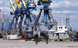 Окупанти заявляють про подвоєння вантажообігу порту Маріуполя за рік