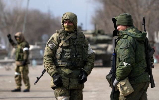 Рашисти в захопленому Маріуполі підняли в небо авіацію