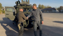 Володимир Кличко та «Українська команда» привезли військову допомогу захисникам на Донбас