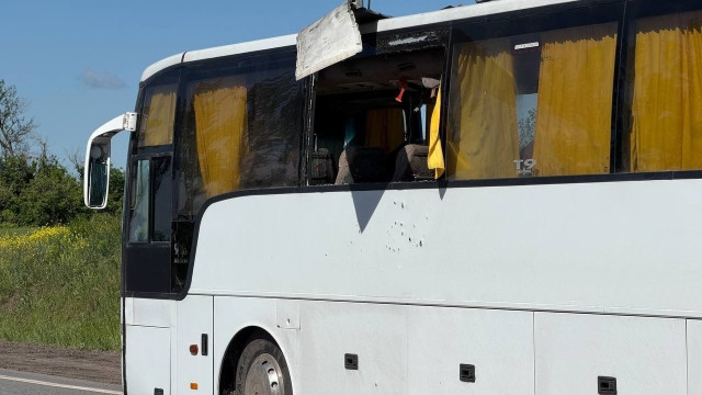 На трасі під Донецьком дрон атакував автобус Макіївка - Севастополь