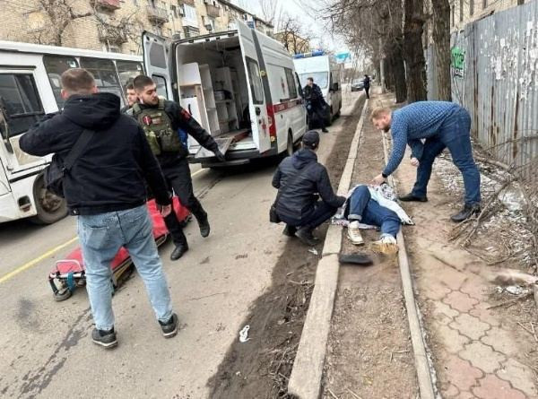 По окупованому Донецьку завдано потужного удару: є постраждалі (ФОТО) По окупованому Донецьку завдано потужного удару: є постраждалі (ФОТО)