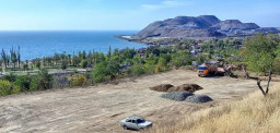 Окупанти будують військову базу на березі Азовського моря у Маріуполі