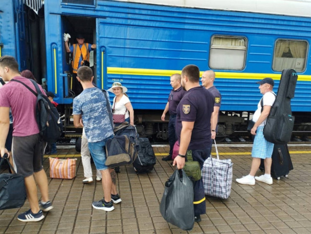 Червнева евакуація з Донеччини: графік виїздів і умови переїзду