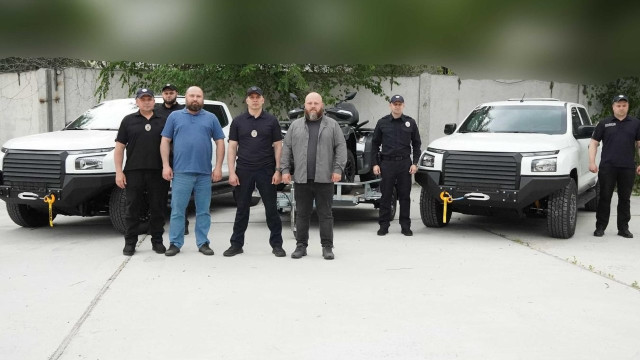 Броньовані машини й квадроцикл: поліції Луганщини передали нову техніку