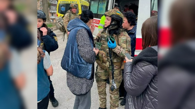 З Миколаївки під обстрілами евакуювали 22 особи