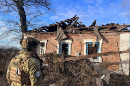 Потужні бої біля Авдіївки штовхають населення до термінової евакуації