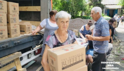 У Покровську роздавали продуктові набори від фонду Global Empowerment Mission