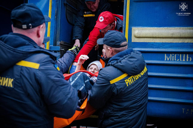Волинь зустрічає нових мешканців: евакуація 24 родин з Донеччини Волинь зустрічає нових мешканців: евакуація 24 родин з Донеччини