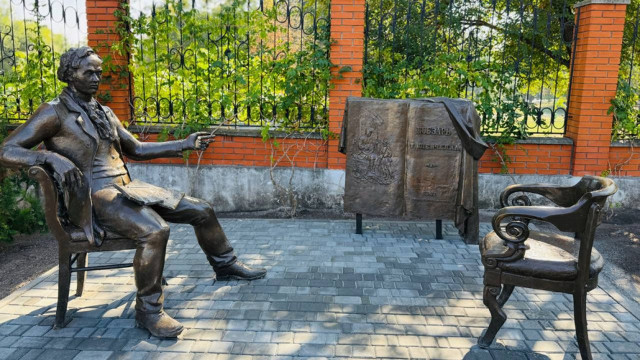 У Самарі встановили пам'ятник Шевченку, евакуйований з Покровська У Самарі встановили пам'ятник Шевченку, евакуйований з Покровська
