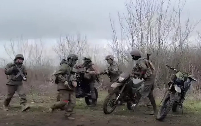 Бійці "Червоної Калини" знищують російських мотоциклістів: подробиці нової тактики ворога Бійці "Червоної Калини" знищують російських мотоциклістів: подробиці нової тактики ворога