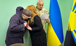 У Краматорську родинам загиблих військовослужбовців вручили державні нагороди
