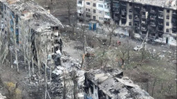 Вугледар повністю зруйнований: у мережі з'явилися кадри наслідків обстрілів