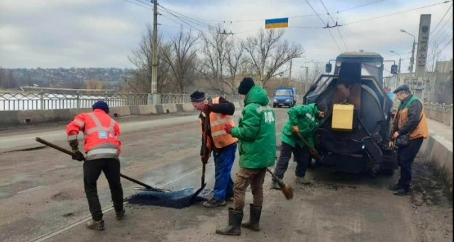 Краматорські комунальники працюють над поліпшенням міста