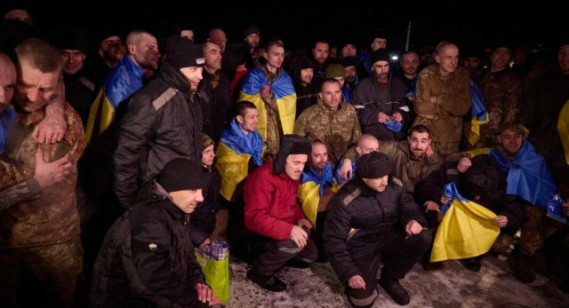 На Луганщині зустрічають 5 прикордонників, які повернулися з полону
