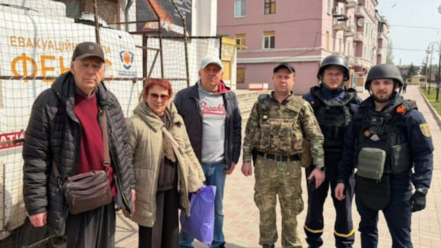 Рятувальники групи &laquo;Фенікс&raquo; вивезли чотирьох мешканців Дружківки у безпечне місце