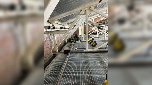 У Маріуполі росіяни продовжують "реставрацію" зруйнованого драмтеатру
