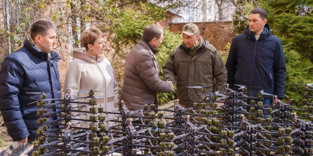 Вінницька міськрада передала Луганським прикордонникам 150 FPV-дронів Вінницька міськрада передала Луганським прикордонникам 150 FPV-дронів