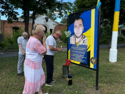 Алею пам’яті полеглих воїнів відкрили у Святогірську Донецької області