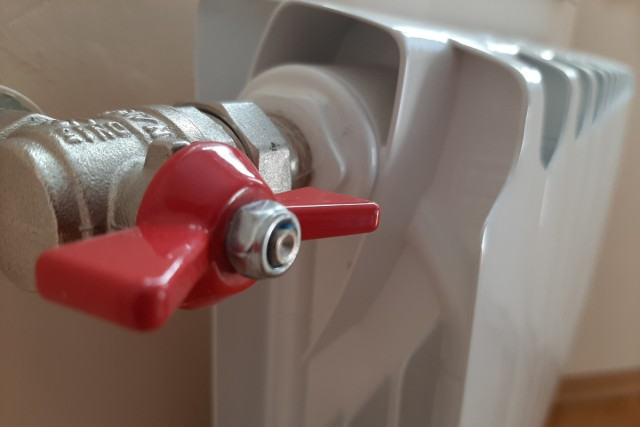 Мешканці Слов’янська можуть залишитися без опалення через крадіжку води з батарей Мешканці Слов’янська можуть залишитися без опалення через крадіжку води з батарей