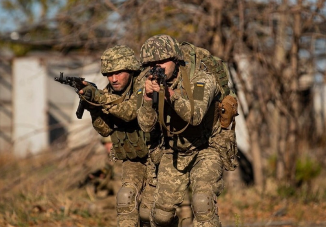 Українські захисники відкинули окупантів в районі Часового Яру: пекельні бої тривають