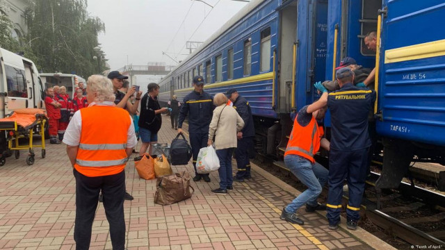 На Донеччині триває евакуація: перевезли ще 26 осіб На Донеччині триває евакуація: перевезли ще 26 осіб