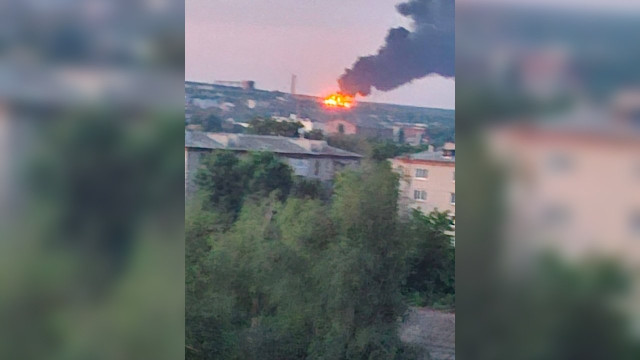 В окупованому Луганську після вибухів спалахнула нафтобаза