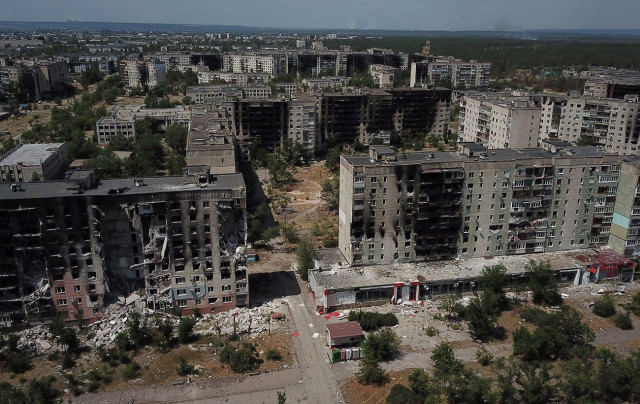 У мережі з'явилося відео життя в Сєвєродонецьку за "руського мира" У мережі з'явилося відео життя в Сєвєродонецьку за "руського мира"