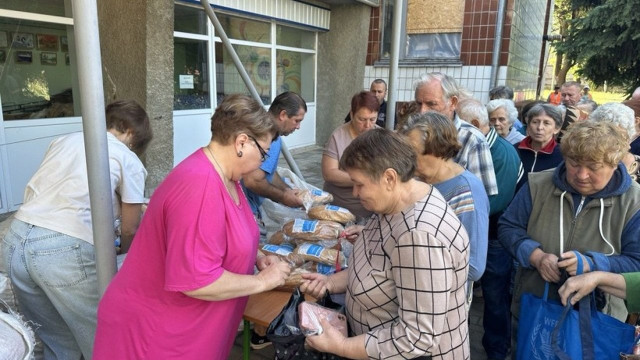 За тиждень мешканцям Донеччини передали майже 300 тонн гуманітарної допомоги За тиждень мешканцям Донеччини передали майже 300 тонн гуманітарної допомоги