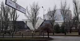 На Донеччині другу добу палає будівля університету