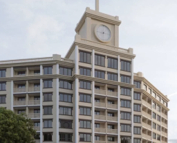 Окупанти виставили ціни на квартири в "будинку з годинником"