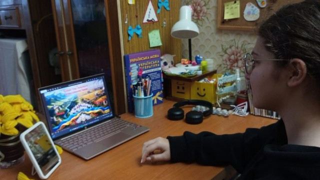 Iдея єдності у малюнках: учні Костянтинівки та Ужгорода провели творчий челендж