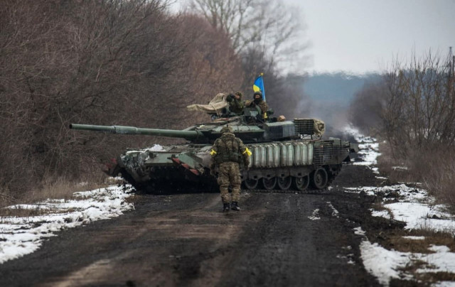 Випустили сотні снарядів: загарбники контролюють небо на Луганщині та б'ють по ЗСУ