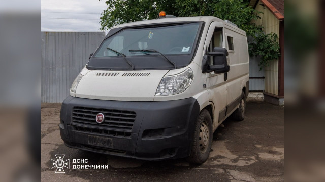 Італійські благодійники передали броньований автомобіль рятувальникам Донеччини