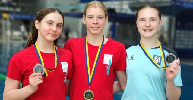 Луганські стрибуни у воду здобули 11 медалей на національному чемпіонаті Луганські стрибуни у воду здобули 11 медалей на національному чемпіонаті