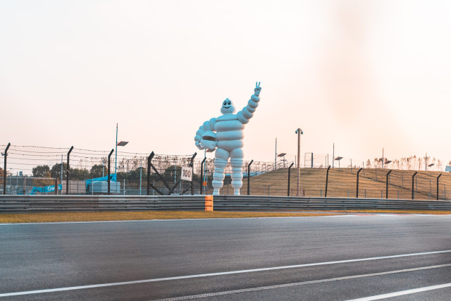 Компанія Michelin продала свої заводи на території Росії