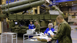 Росія нарощує виробництво озброєння та посилюється - The Telegraph