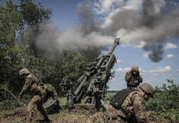 Російські війська не залишають спроб взяти Авдіївку в оточення